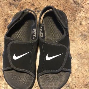 Nike Sunray Velcro sandals